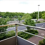 Luxury City Apartment - View Of River And Castle